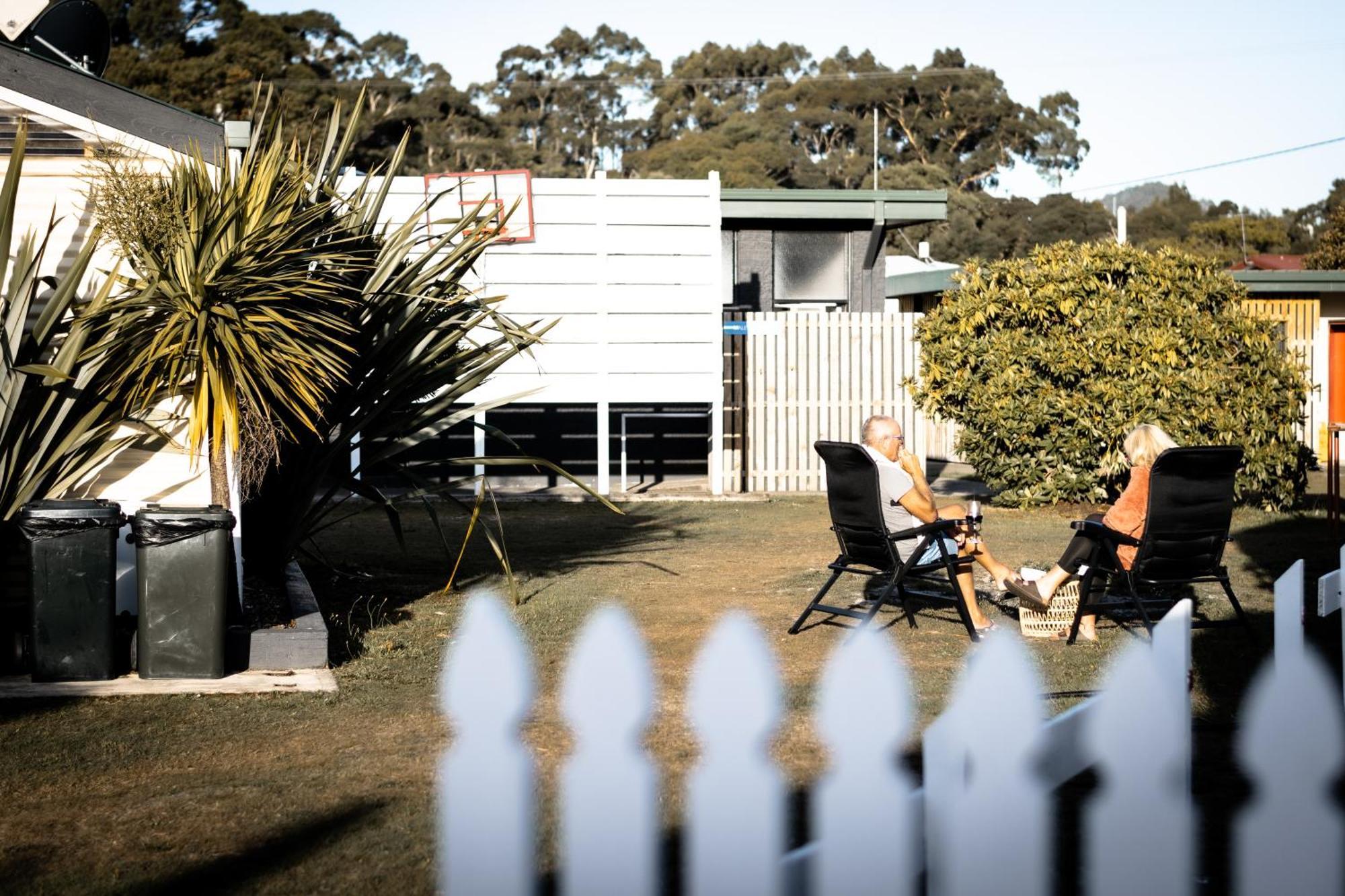Strahan Beach Tourist Park Exterior foto